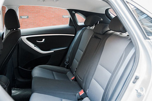 2016 Hyundai i30 gdi 6mt isg comfort plus 1.6 99kw (12 foto / 12)