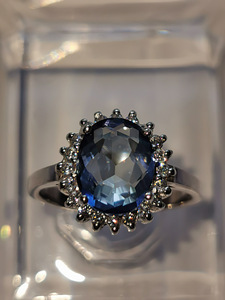 Серебряное кольцо с танзанитом.
