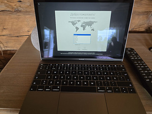 MakBook (2 foto / 3)