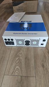 HYBRID INVERTER EASUN 6.5 KW (2 foto / 3)