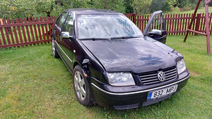 Volkswagen Bora 1.9 TDi 96 KW automaat varuosadeks (3 foto / 6)