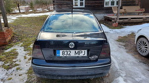Volkswagen Bora 1.9 TDi 96 KW automaat varuosadeks (6 foto / 6)