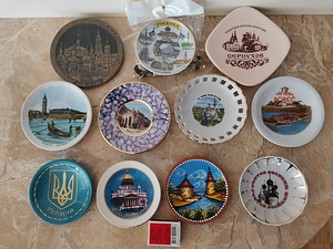 Тарелки сувенирные (2 фото из 2)