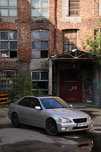 Lexus IS200 (2 фото из 15)