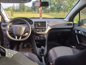 Peugeot 208 1.2 60kW (2 foto / 6)