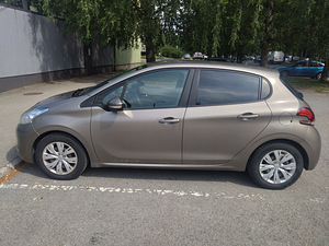 Peugeot 208 1.2 60kW (3 foto / 6)