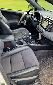 Toyota RAV4 2.0 105kW (12 foto / 15)