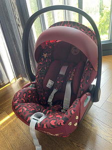 Cybex Cloud T i-Size 45-87cm turvahäll, Rockstar (1 foto / 4)