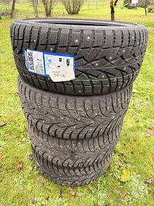 255/35R20 Toyo Naastrehvid (1 foto / 6)