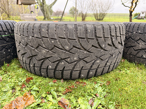 255/35R20 Toyo Naastrehvid (4 foto / 6)