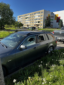 BMW e61 2005 (2 foto / 3)