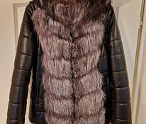 Женская куртка-жилетка с натуральным мехом (чернобурка)