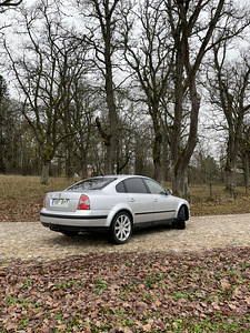 Vw passat 1,9 74kw 2005a (4 foto / 6)