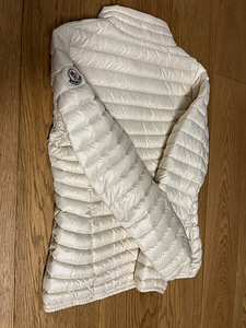 Moncler ülikerge udusulejope S (2 foto / 6)