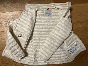 Moncler ülikerge udusulejope S (3 foto / 6)