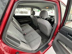 Toyota Prius (8 foto / 9)