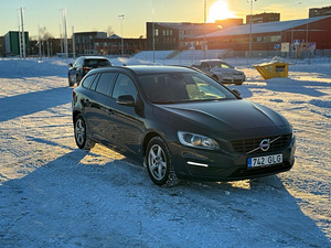 Volvo V60 Business Edition 2.0 D4 140kW (2 foto / 5)