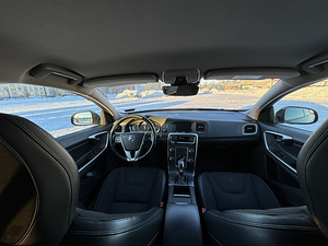 Volvo V60 Business Edition 2.0 D4 140kW (5 foto / 5)