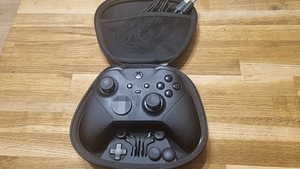 XBOX ELITE2 Controller + Originaal pakendis (3 foto / 10)