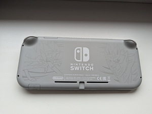 Nintendo Switch Lite Pokémon Edition + Оригинальный чехол (2 фото из 4)