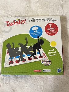TWISTER mäng (3 foto / 3)