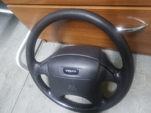 V70, C70, S70 I gen must nahkrool airbag iga P80 (2 foto / 3)