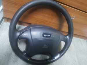 V70, C70, S70 I gen must nahkrool airbag iga P80 (3 foto / 3)