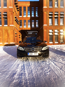 Mercedes-Benz E 220 2.1 R4 125kW FACELIFT (2 foto / 15)