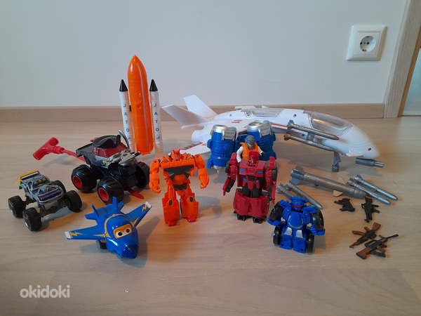 Игрушки для мальчика, самолеты, машинки, конструктор (фото #1)
