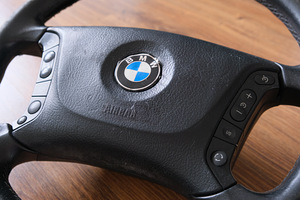 Руль от BMW E39 original (2 фото из 3)