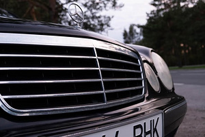 Mercedes-benz S210 (5 foto / 5)