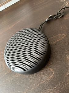 Bang & Olufsen BeoPlay A1 (1 foto / 4)