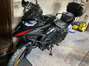 QJMOTOR srt800sx (8 foto / 10)