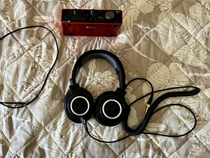 Focusrite Scarlett 2i2 3rd Gen (2 фото из 3)