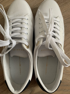 Vabaaja tossud Tommy Hilfiger (5 foto / 6)