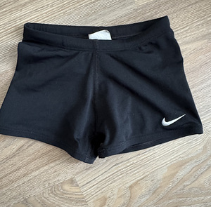 Nike ujumispüksid (1 foto / 3)