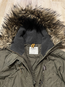 Peak Performance W Mildred Bronze parka S (4 foto / 9)