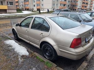 Volkswagen bora (4 foto / 5)