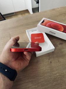 iPhone 12 64 GB Product RED (10 foto / 10)