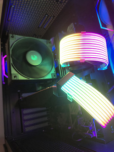 UUS! Mänguriarvuti RTX 3070/i5-11400F/32GB DDR4/500GB SSD/Z5 (4 foto / 10)