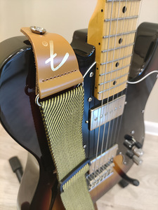 Uuendatud Fender Squier Vintage 72 Telecaster Thinline (2 foto / 10)