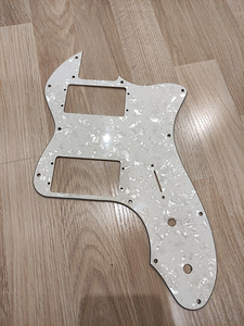 Uuendatud Fender Squier Vintage 72 Telecaster Thinline (10 foto / 10)