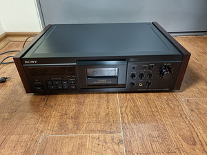 Sony TC-KA 6 ES High End Deck (2 foto / 5)