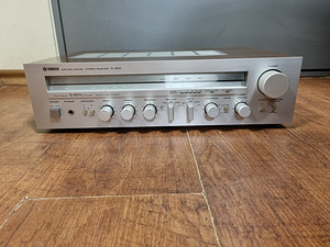Yamaha R-500 AM/FM стерео ресивер