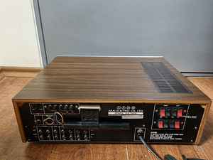 Akai AA-1020 AM/FM Stereo Receiver (4 foto / 4)