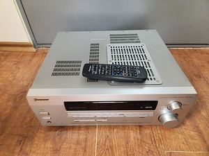 Pioneer VSX-D511S Audio Video Multi Channel Receiver  (2 foto / 3)