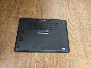 Dell Latitude E5470 I5 6440HQ ,8,256,FHD.Win11 (3 foto / 3)