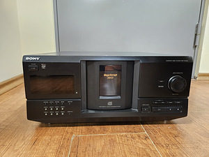Sony CDP-CX230 Многодисковый 200 CD проигрыватель (1 фото из 3)