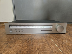 Yamaha T-550 AM/FM Stereo Tuner (1979-81) (1 foto / 6)