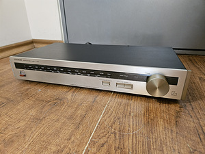 Luxman T-215 AM/FM Stereo Tuner (1 foto / 3)